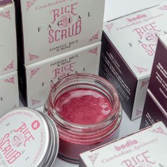 Rýžový peeling - jasmínová rýže a okvětní lístky růží